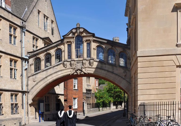 Unveiling Oxford’s Bicycle Culture: The Ultimate Way to Explore the City