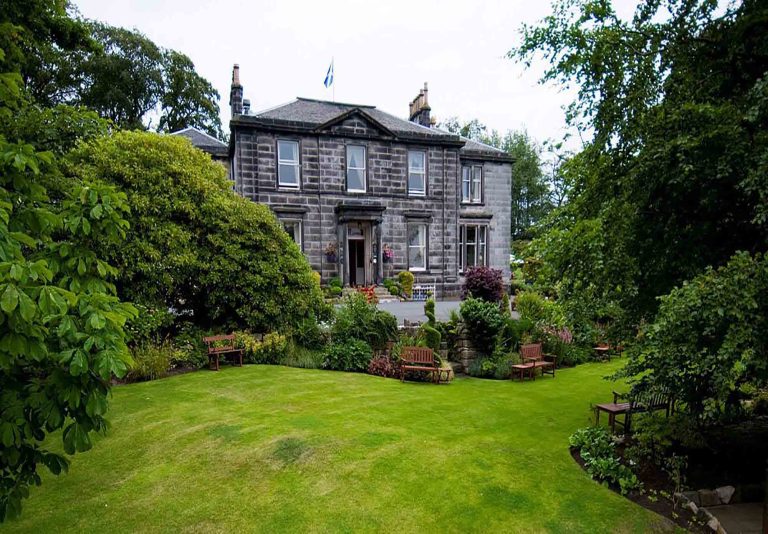 Indulge in Luxury Accommodation: The Best Top-End Hotels in Dunfermline